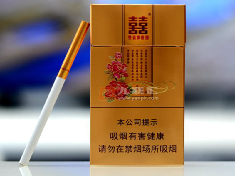 防城港香烟货源出库打包与防潮加固作业现场